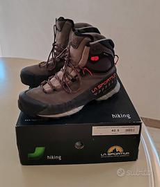 Scarponi trekking La Sportiva usato come nuovo
