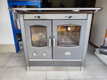 Stufa-cucina a legna