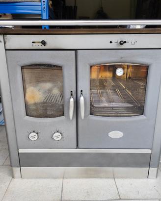 Stufa-cucina a legna