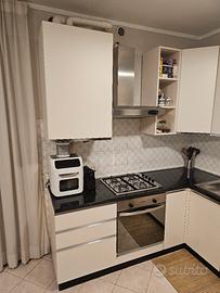 cucina angolare super funzionale 2,12mt x 2,12mt