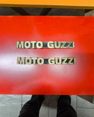 coppia emblemi Moto Guzzi  originali'79