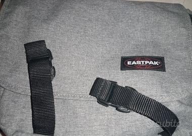 borsa a tracolla Eastpak con patina