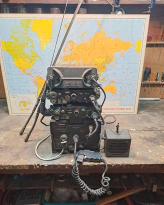 radio militare jeep USA Mutt Vietnam anni '60