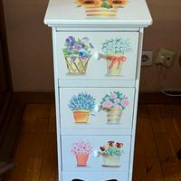 Settimino / cassettiera in legno decorata