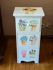 Settimino / cassettiera in legno decorata