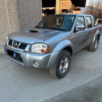 Nissan Navara np300 d22 pickup fuoristrada