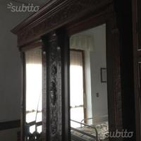 Armadio antico lavorato