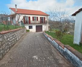 Casa indipendente con terreno