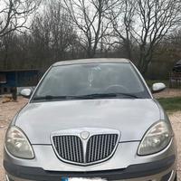 🚗 Lancia Y – 2005
