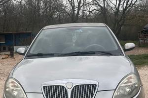 🚗 Lancia Y – 2005