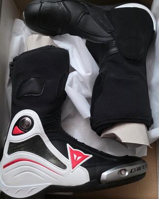 Dainese Axial D1