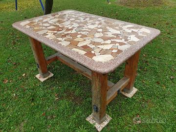 Tavolo da esterni in marmo e granito d'epoca