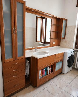 Mobile bagno con lavabo 