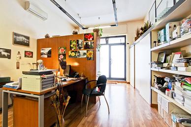 NEGOZIO SU DUE LIVELLI DI 75 MQ