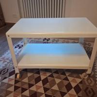 Tavolino Ikea in metallo con ruote