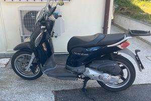 Scarabeo 200cc