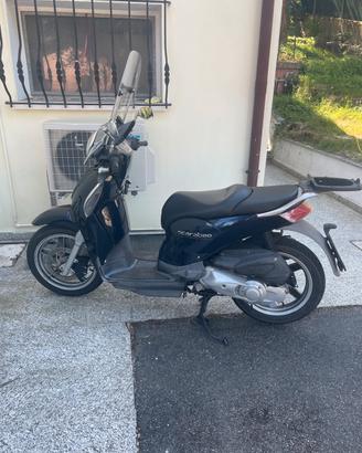 Scarabeo 200cc