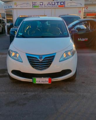 Lancia Ypsilon 0.9 TwinAir 85 CV 5 porte Metano Ec