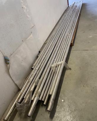Tubazioni e raccorderia varia in acciaio inox 304