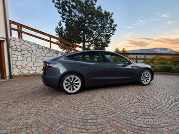 TESLA MODEL 3 LONG RANGE AWD - 19'' acc.boost