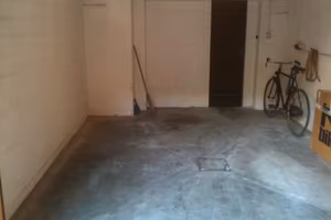 Box per auto piccola o posto moto mazzini orti