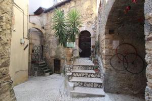 3 LOCALI A TORRICELLA IN SABINA