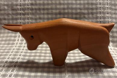 Toro in legno
