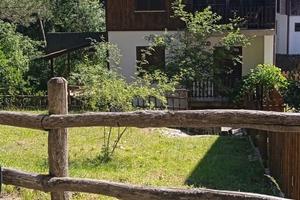 Villetta bifamiliare con giardino