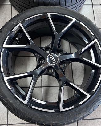 Cerchi in lega 18 per Audi A3 con gomme