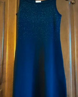vestito di lana blu con brillantini, sbracciato