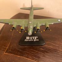 Modellino Aereo quadrimotore + supporto espositivo