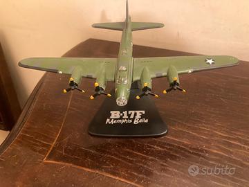 Modellino Aereo quadrimotore + supporto espositivo