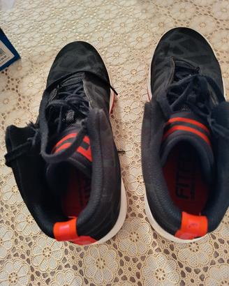 scarpe sportive