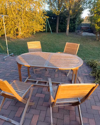 Tavolo da giardino in legno