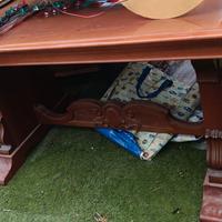 tavolo vintage con sedie  in stile rinascimentale 