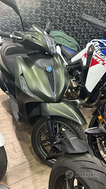 Beverly 300 anno 2024