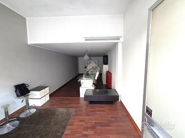 NEGOZIO A VENEZIA