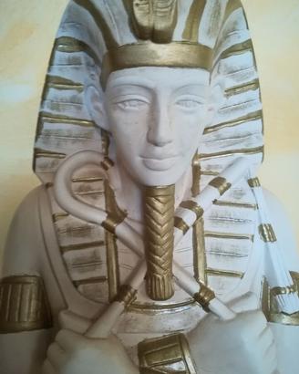 Tutankhamon busto grande