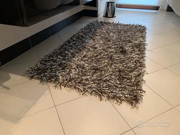 Tappeto shaggy marrone e beige