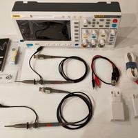 Oscilloscopio e generatore di segnali Fnirsi 1014D