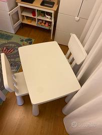 Tavolino con 2 sedie
