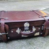 Vecchia valigia di pelle