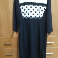 Vestito blu con particolari  bianchi