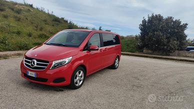 Mercedes V200d con pedana per disabili