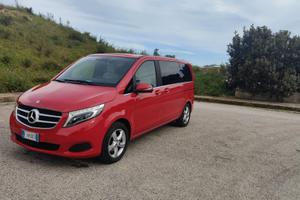 Mercedes V200d con pedana per disabili