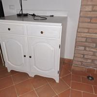 mobili bianchi in legno