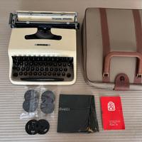 Olivetti Pluma 22 prima serie colore panna rara