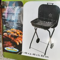 Barbecue nuovo con ruote