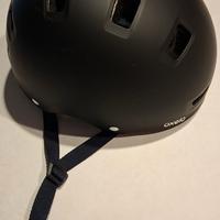 casco roller e skate