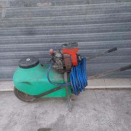 Moto pompa irroratrice a carriola 